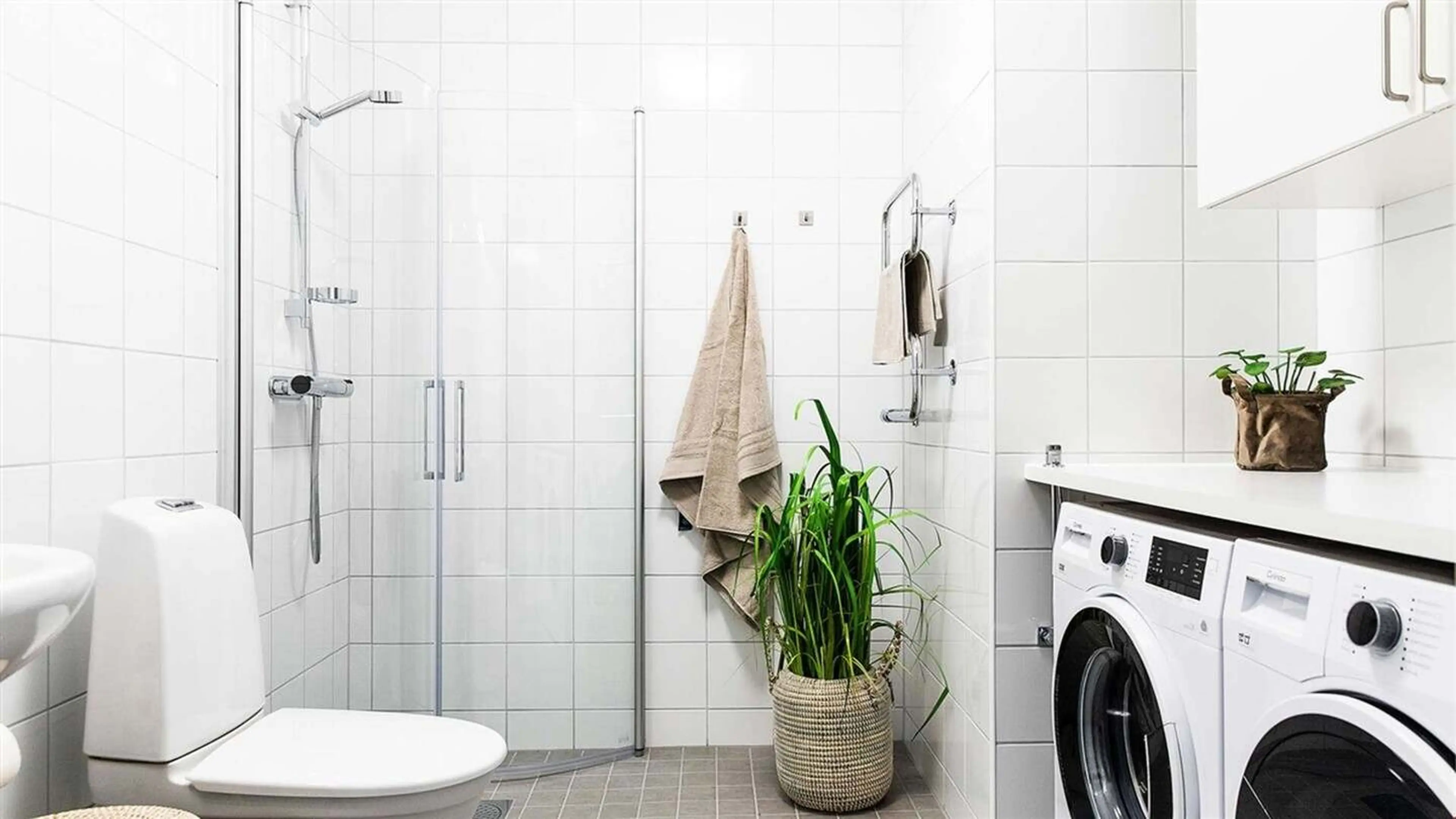 Bathroom, Kvarter Guldgubben